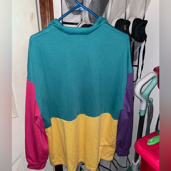 Multi colored woman’s top from shein - Picture 5 of 6